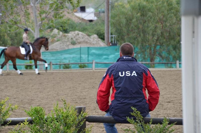 Photo:  Scott Hassler evaluates a young athlete/horse combination in San Juan Capistrano (Sigrid Wolff/Cavallis)