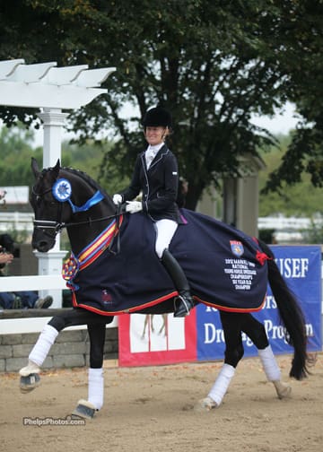 Alice Tarjan (Oldwick, NJ) and her own Somer Hit (Sandro Hit-Rhussia by Rotspun) proved to be at the top of the class of the 11 horse field in the Six-Year-Old Championship