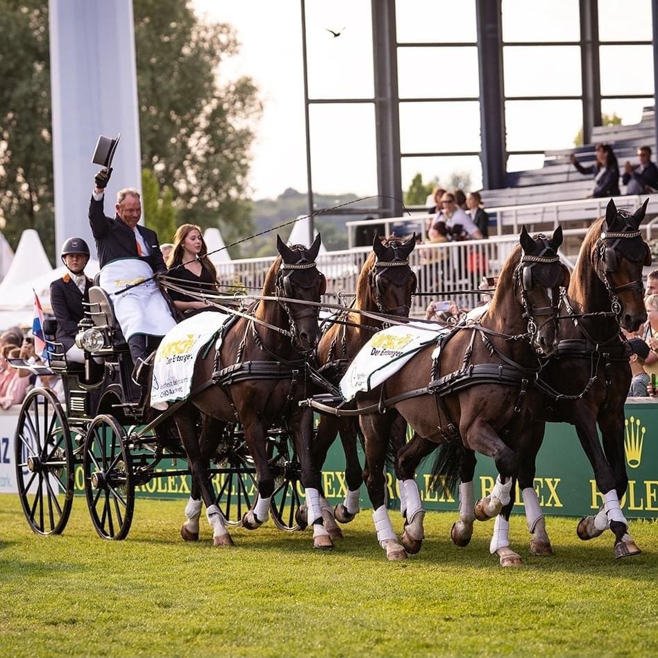 Ijsbrand Chardon wins the obstacle driving competition, the Prize of Fa. Horsch, der Entsorger