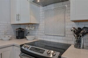 9. Kitchen_E