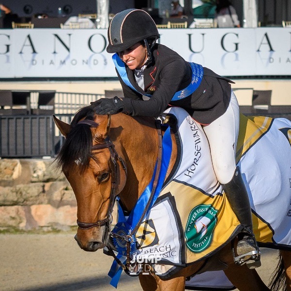 Maria Costa and Valentino V Z after their victory gallop
