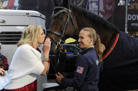 Rebecca Hart, Lord Ludger, and Ann Romney (Photo: (C)ABC/Ida Mae Astute)