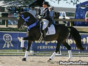 Michelle Gibson on Don Angelo, 2007. (Photo Credit: PhelpsPhotos.com)