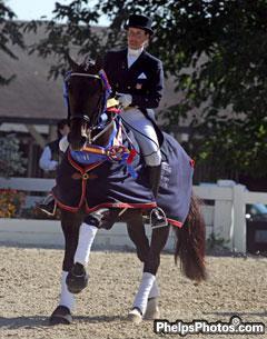 Michelle Gibson on Don Angelo, 2007. (Photo Credit: PhelpsPhotos.com)