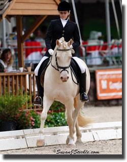 Allison Cyprus and Maple Lane Kero. (Photo: SusanJStickle.com)