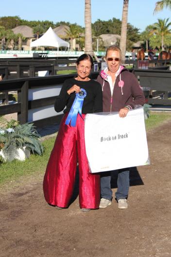 The winner of the ShowChic turnout award for the para jog, Deborah Stanitski (left) and Michele Hundt. 