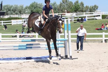 Diane Carney led a popular water obstacle clinic during the Summer in the Rockies AA circuit. She will will return May 9-10. Photo by Carrie Wirth