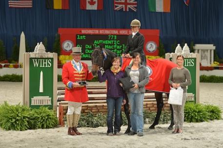 Dudley MacFarlane and Authentic in their winning presentation. Photo © Shawn McMillen Photography, www.shawnmcmillen.com.