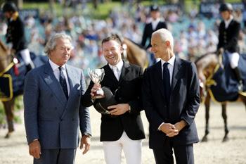 Eric Lamaze is presented as the winner of the €200,000 Grand Prix of Rome. Photo by NoelleFloyd.com
