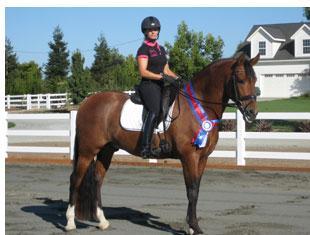 Shelly Clark of Hollister, CA and Caro Winner of the 2010 Amateur Scholarship
