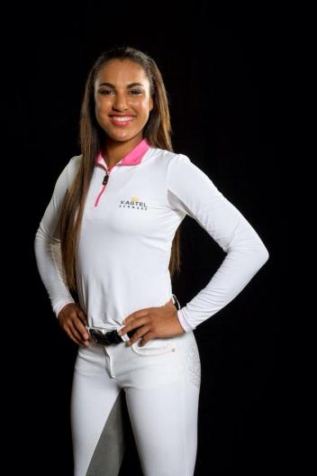 Modeling Kasteel shirt