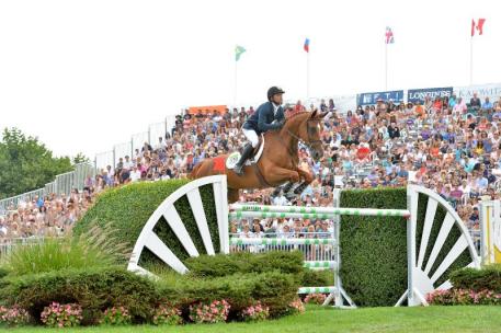  Kent Farrington rode Zafira to win the 0,000 FTI Consulting Grand Prix, the finale of the 38th Annual Hampton Classic. (ESI photo)