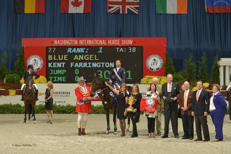 Kent Farrington and Blue Angel in their winning presentation. Photo © Shawn McMillen Photography.