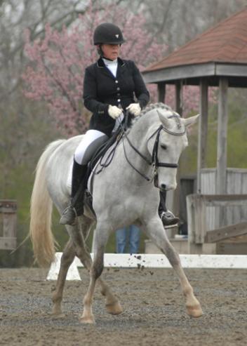 Sara Schmitt and Kaboom (Photo: Pics of You)