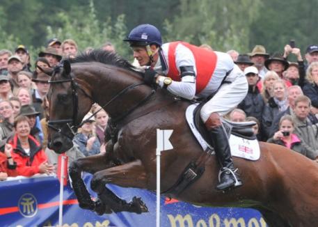 Great Britain’s William Fox-Pitt, current world Eventing number one and FEI Classics™ leader, rides Cool Mountain at this weekend’s Luhmühlen CCI 4* presented by DHL Paket (GER), the fifth leg of the FEI Classics™ series. Photo: Kit Houghton/FEI.