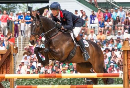 William Fox-Pitt and Bay My Hero, winners of the Rolex Kentucky Three Day Event (USA), third leg of the FEI Classics™. (Anthony Trollope/FEI)