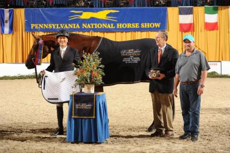 Airport 48 and John Ingram receive the EMO Agency AO Hunter High Five Award (c) Al Cook - alcookphoto.com