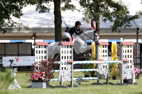 Alexandra Cherubini and Equifit Carlos. Photo by Anne Gittins