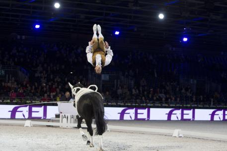 France’s Clément Taillez with Dyronn and lunger Cedric Cotton won the FEI World Cup™ Vaulting second qualifier in Paris at the Salon du Cheval with marks in excess of 9 for his technical moves.