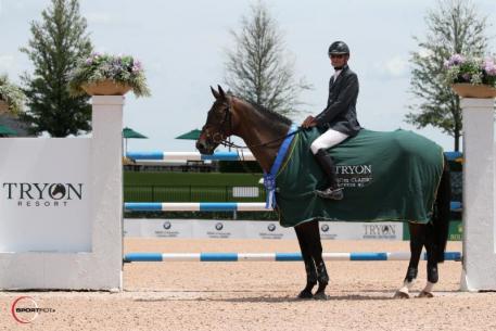 Eric Navet and Catypso in their presentation ceremony. 