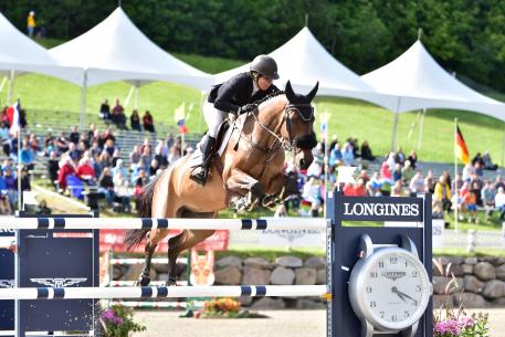 Jenn Serek (CAN) riding Wicked.
