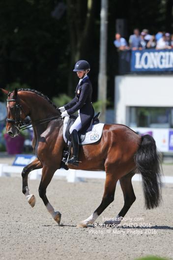 Laura Graves (USA) and Verdades