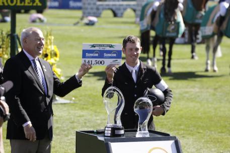 Scott Brash in his winning presentation with Steve Williams, President & CEO, Suncor