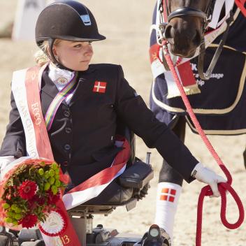  Denmark’s Stinna Tange Kaastrup, former World Grade Ib champion and 2011 European freestyle gold medallist, scored double bronze at the 2013 Europeans. She will be looking to get back on top at the three-day FEI European Para-Dressage Championships 2013 in Deauville, France, which start tomorrow. (Liz Gregg/FEI)