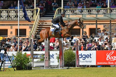 Wilhelm Enzinger Australia riding Wenlock Aquifer placed second. 