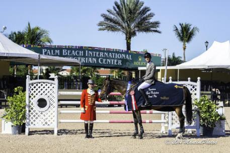 Emanuel Andrade in his winning presentation. Photo copyright Mancini Photos, www.manciniphotos.com.