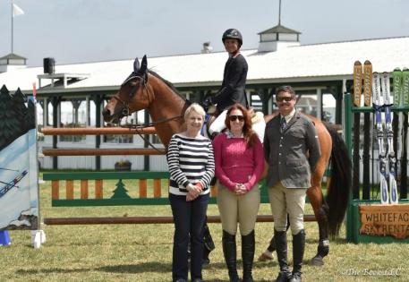 Laura Chapot and ISHD Dual Star receive their awards (Photo: The Book LLC)
