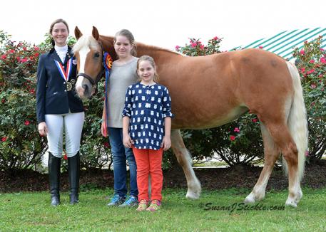 Anna Campbell, Lola the Haflinger and two Academy of Sacred Heart Equestrian Team members (Photo: SusanJStickle.com)