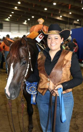 Sarah Locker and Heavy Duty Chex Level 4 Non Pro Classic Champions! Sarah and the 2011 stallion marked a 220 to earn $30,000 and a plethora of prizes from our generous sponsors.