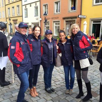 Hanging in Hagen - Kathleen Raine, Chase Hickok, Shelly Francis, Genay Vaughn, and Charlotte Jorst - Photo: Christine Traurig 