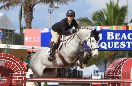 Angela Covert is pictured here competing at WEF on Estar. Photo by Kenneth Kraus.