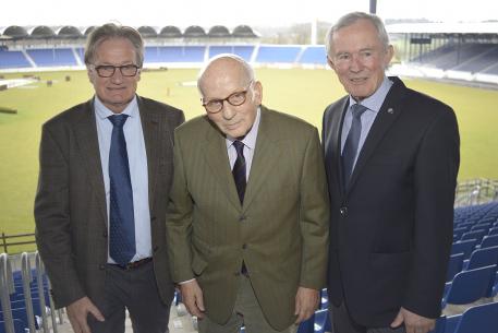 Hans Günter Winkler framed by Frank Kemperman (left) and Carl Meulenbergh. (Photo: CHIO Aachen/Holger Schupp)