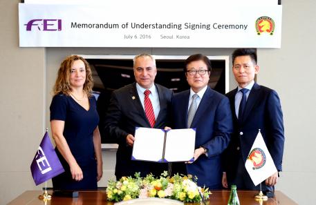 (pictured left to right) Sabrina Ibáñez, FEI Secretary General and FEI President Ingmar De Vos are pictured with Mr Sang Jin Park, Asian Equestrian Federation (AEF) President, Korea National Federation President and President of Samsung Electronics and Mr Sunny Hwang, Secretary General of the AEF, Vice President of the Korea National Federation and Vice President & Head of Global Sports Marketing at Samsung Electronics at the signing ceremony of the Memorandum of Understanding between the AEF and FEI 