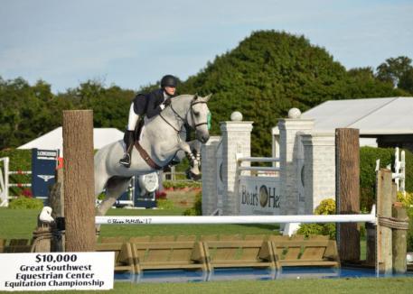 Annabel Revers won the Great Southwest Equestrian Center Equitation Championship at the Hampton Classic. 