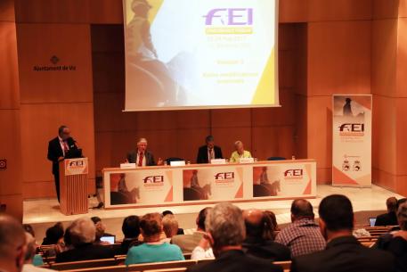 FEI Endurance Director Manuel Bandeira de Mello speaks at the 2017 FEI Endurance Forum, with panellists (L-R) Brian Sheahan, FEI Endurance Committee Chair, elite athlete Valerie Kanavy (USA), and Stephane Chazel (FRA), who is an event organizer, athlete and trainer.