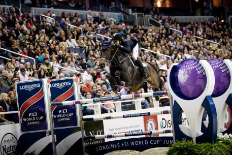 Third Place Finisher Catherine Tyree riding Enjoy Louis in Washington (USA) for the Longines FEI World Cup Jumpingª qualifier 28 October 2017 