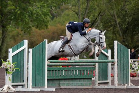 David Wilbur and Adore on their way to a $5,000 Devoucoux Hunter Prix win. 