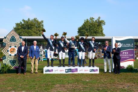 (L to R) Jaime de Rivera, Vice-President of the Spanish Equestrian Federation, Jesús Martinez Salvador, Gijón Town Council Sports Department President, team members Aymeric de Ponnat, Alexandre Fontanelle, Chef d’Equipe Philippe Guerdat, Adeline Hecart and Cyril Bouvard, Ramón Méndez Díaz, Coca-Cola Communications Department and Javier Revuelta, President of the Spanish NF (Furusiyya representative)