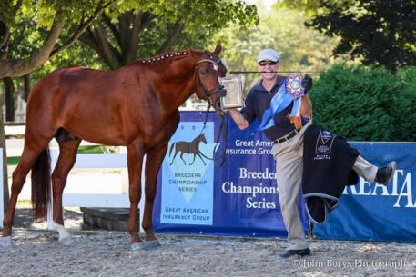 Kenneth Borden Jr. juggles Ovation's prizes.