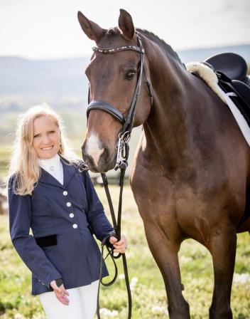 TheraPlate Brand Ambassador Lara Oles is a talented equestrian in both para dressage and para reining (Photo: Becca Tolman, Impulsion Images)