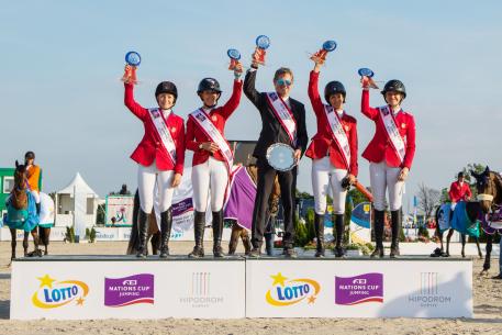 Team USA: Paris Sellon,Lauren Hough,Laura Kraut,Chloe Reid. - Chef d'Equipe: Robert Ridland
