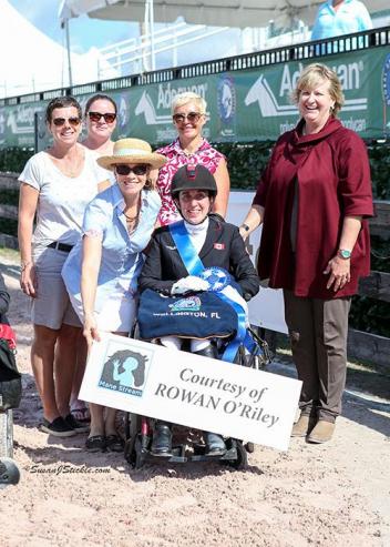 Robyn Andrews (CAN) was awarded with the High Score Award for her performances aboard Fancianna during the CPEDI 3*. 
