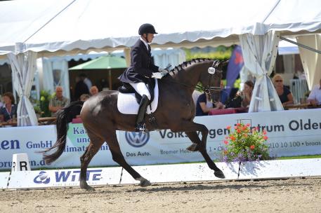 American Endel Ots and Lucky Strike take first place at the 2015 Oldenburger Landesturnier, or “Oldenburg Championships” (Photo: the 2015 Oldenburger Landesturnier)