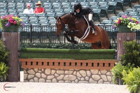 Kelley Farmer and Point Being (Photo: ©Sportfot)
