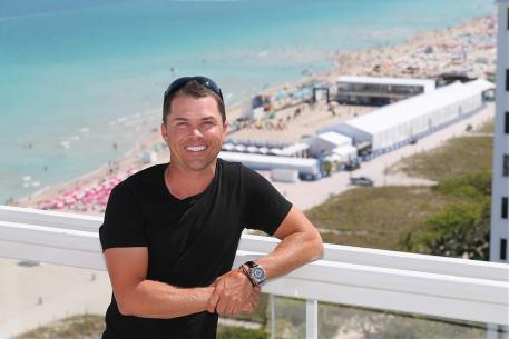 U.S. No. 2 Kent Farrington on the rooftop of 1 Hotel South Beach with the spectacular venue just behind (Photo: Stefano Grasso/LGCT)