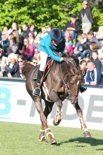 Luciana shows winning form ahead of showdown with Scott Brash in tomorrow's Grand Prix. Photo: Stefano Grasso/LGCT